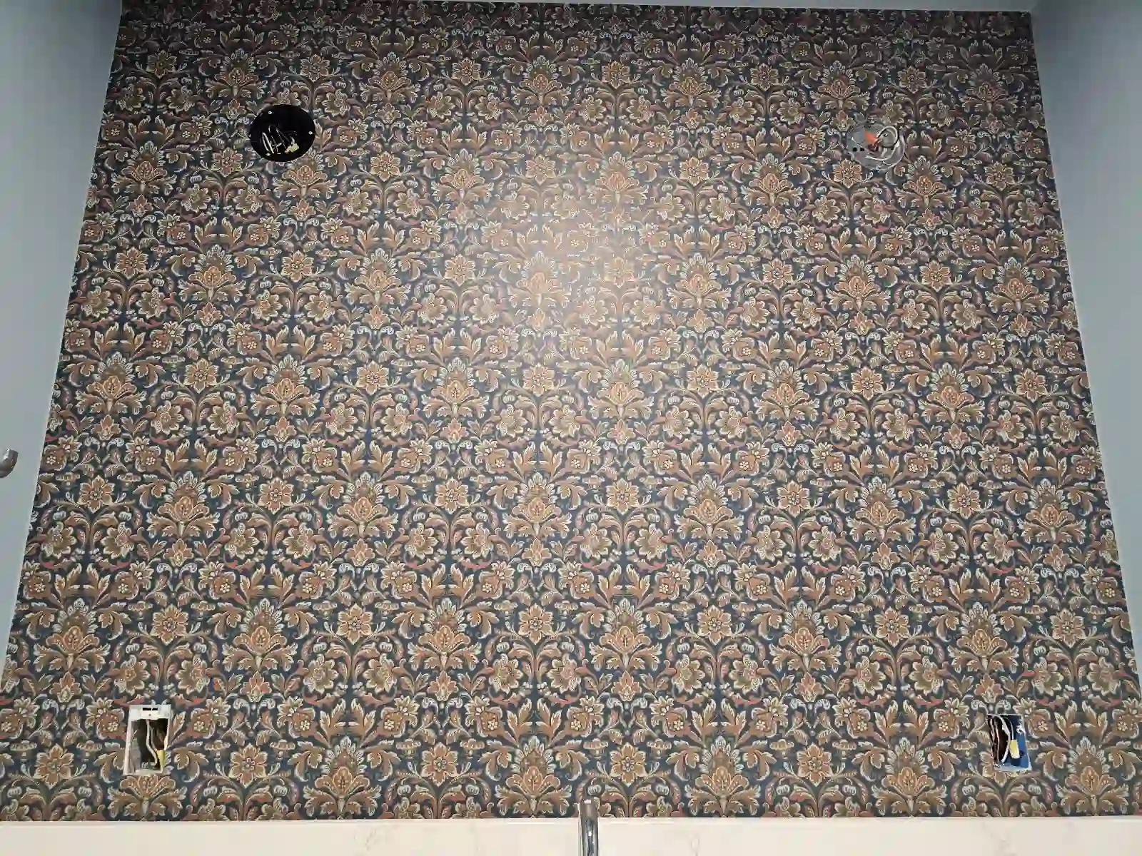Commercial office space with durable vinyl wallcovering in Chowchilla